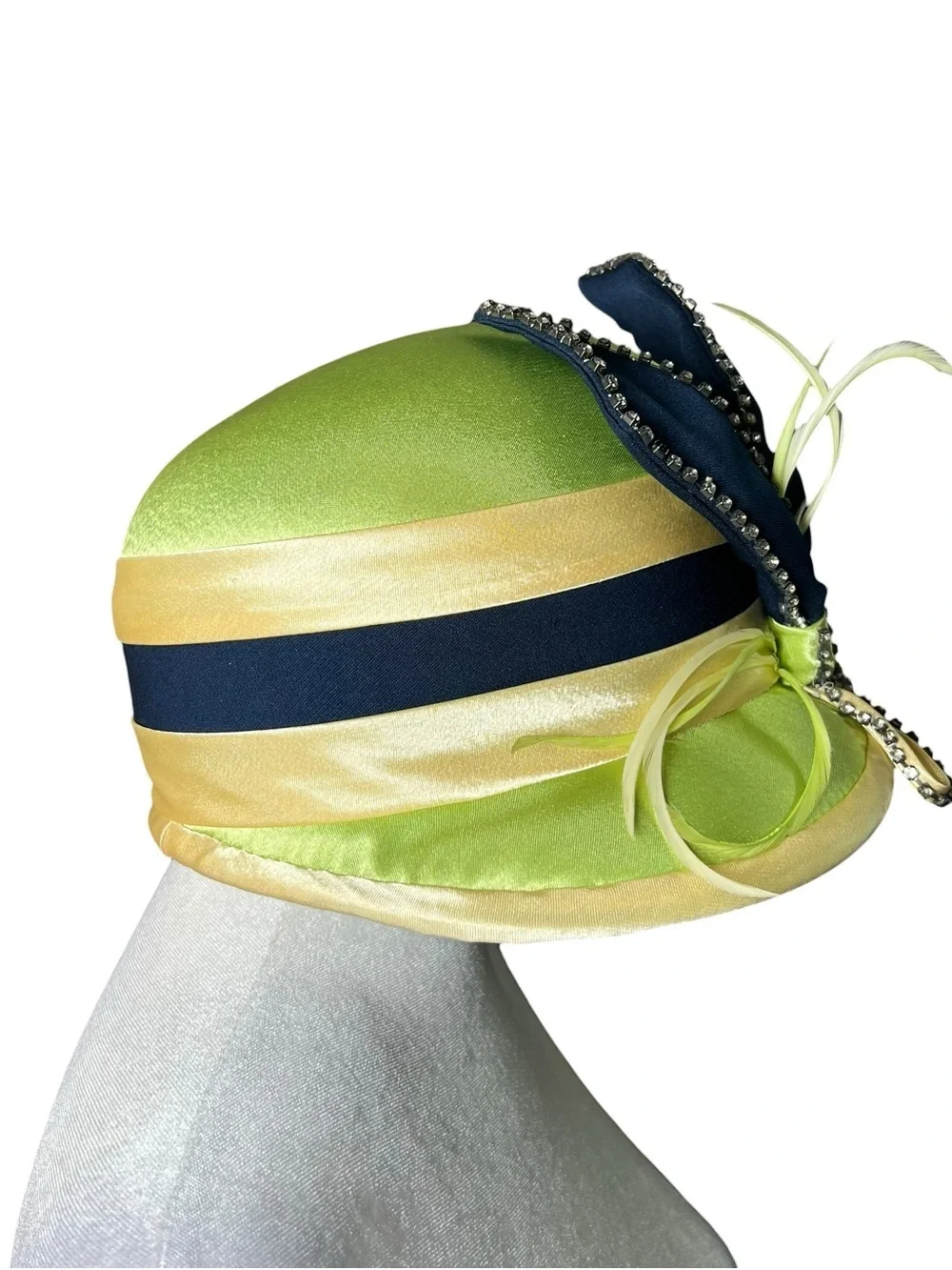 VTG ML Studio Green Satin Cloche Derby Church Hat Fascinator Cocktail Headpiece